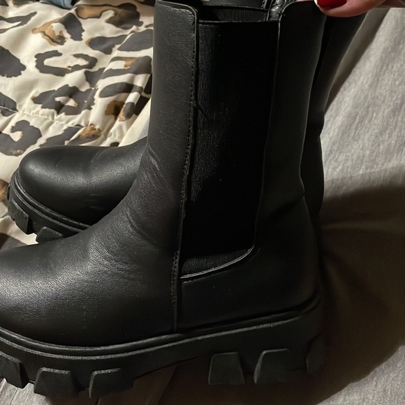 Womens Forever 21 boots - Picture 4 of 4